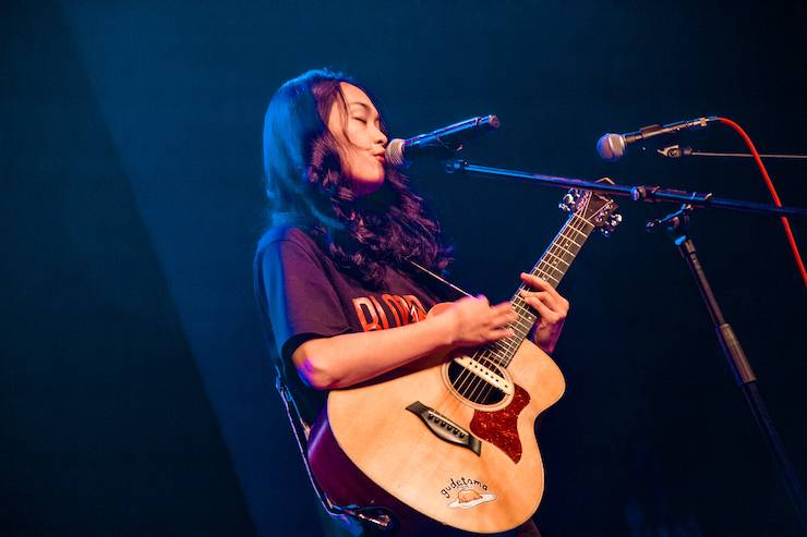 第四届“BG大游吉他女声弹唱大赛”总冠军出炉<br />温格夺冠，董冬冬担任评委
